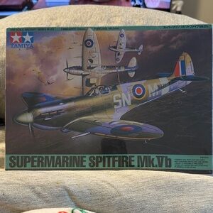 Supermarine Spitfire Mk.Vb Model Kit